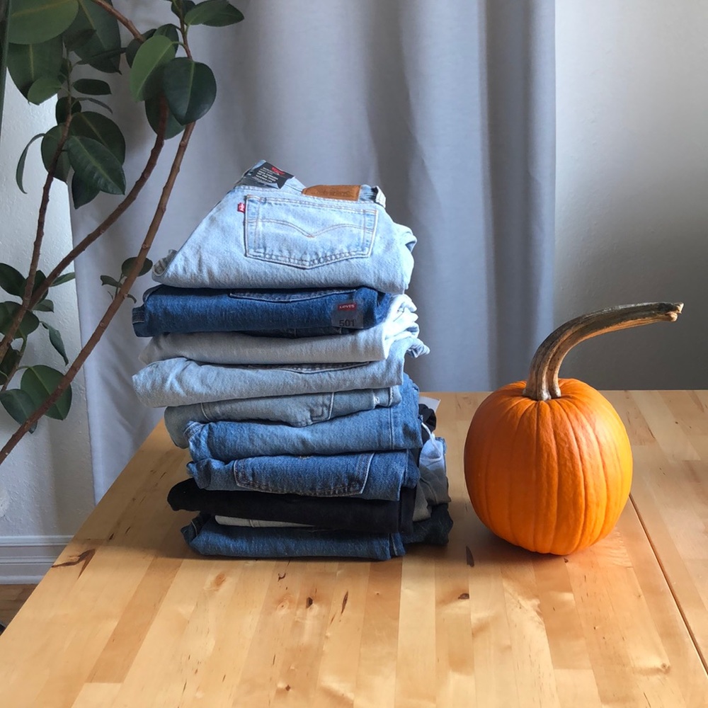 LEVI’s wedgie size 25 BRAND NEW!